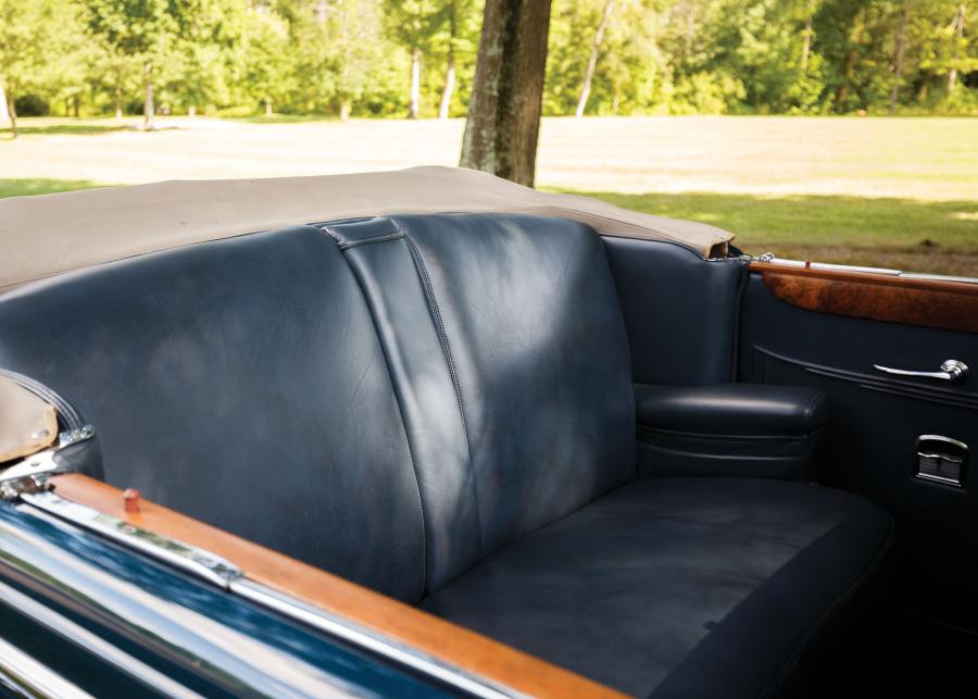Интерьер Cadillac Series 75 Convertible Sedan by Fleetwood (7529) 1937 года  (фото 17 из 20)